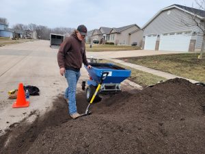 Bettendorf Lawn Compost: Transform Your Lawn with Maple Leaf Lawn Solutions in 2024 3